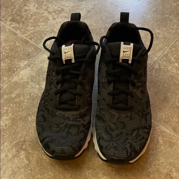 Nike Air shoes - Picture 2 of 4